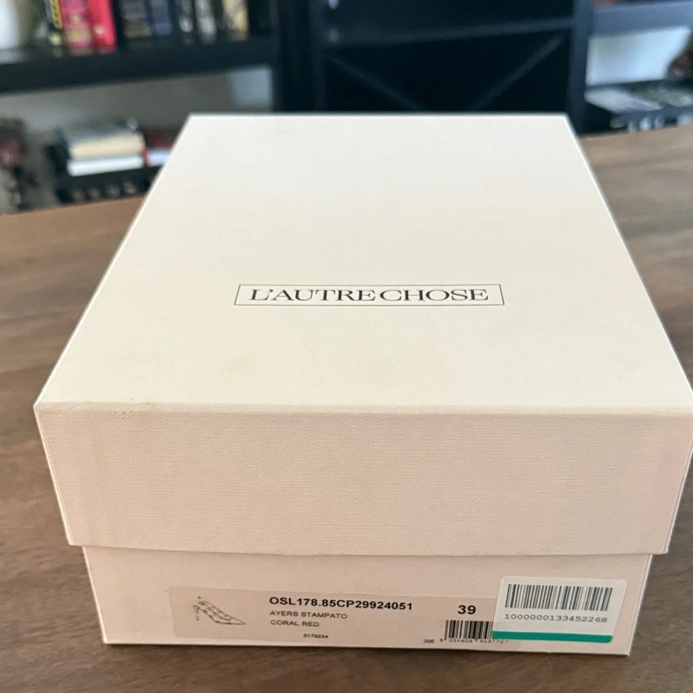 L'Autre Chose Red Patterned Heels, new with box, size US 8/5, EUR 39 - Picture 6 of 8